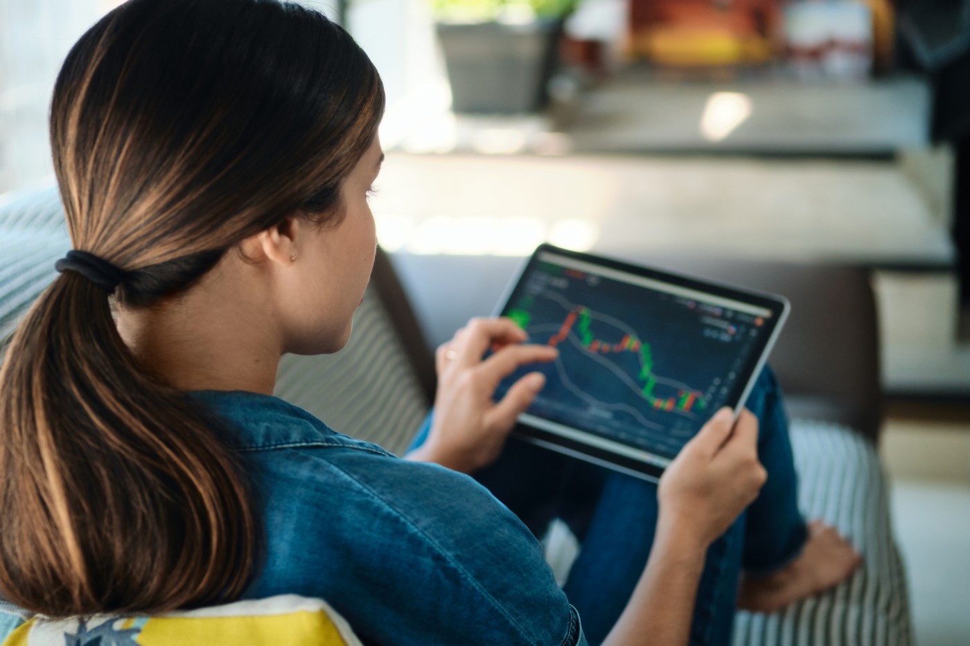 https://tickertapecdn.tdameritrade.com/assets/images/pages/md/Woman trading on a tablet: Preferred stock