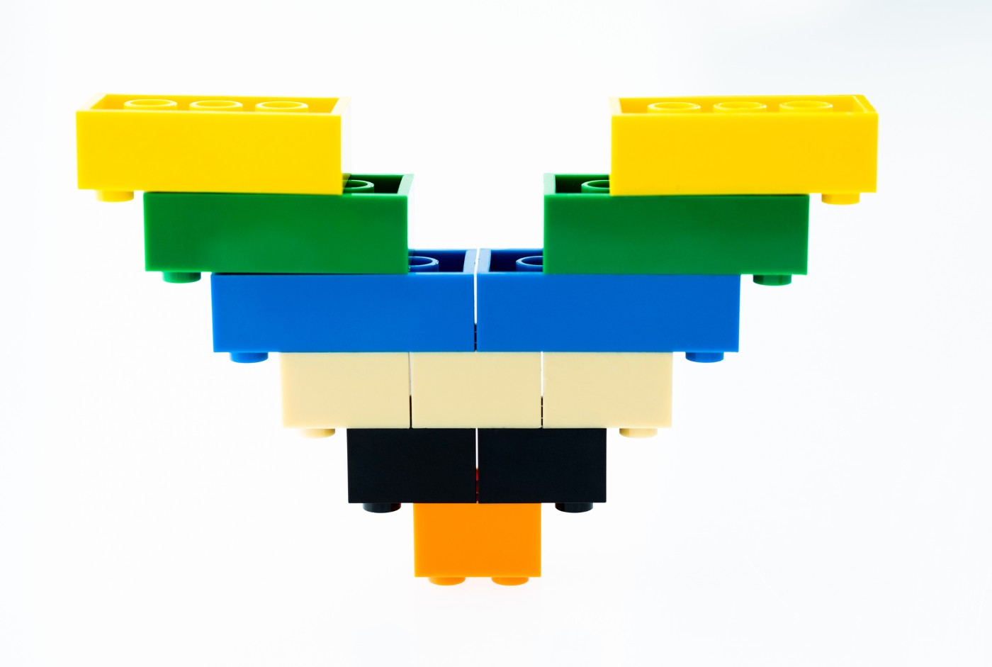 https://tickertapecdn.tdameritrade.com/assets/images/pages/md/Lego pyramid: Options straddles and strangles