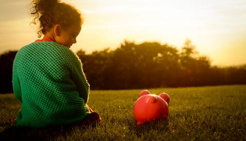 https://tickertapecdn.tdameritrade.com/assets/images/pages/md/Saving for kids: Teaching children to save will reap financial benefits for years to come